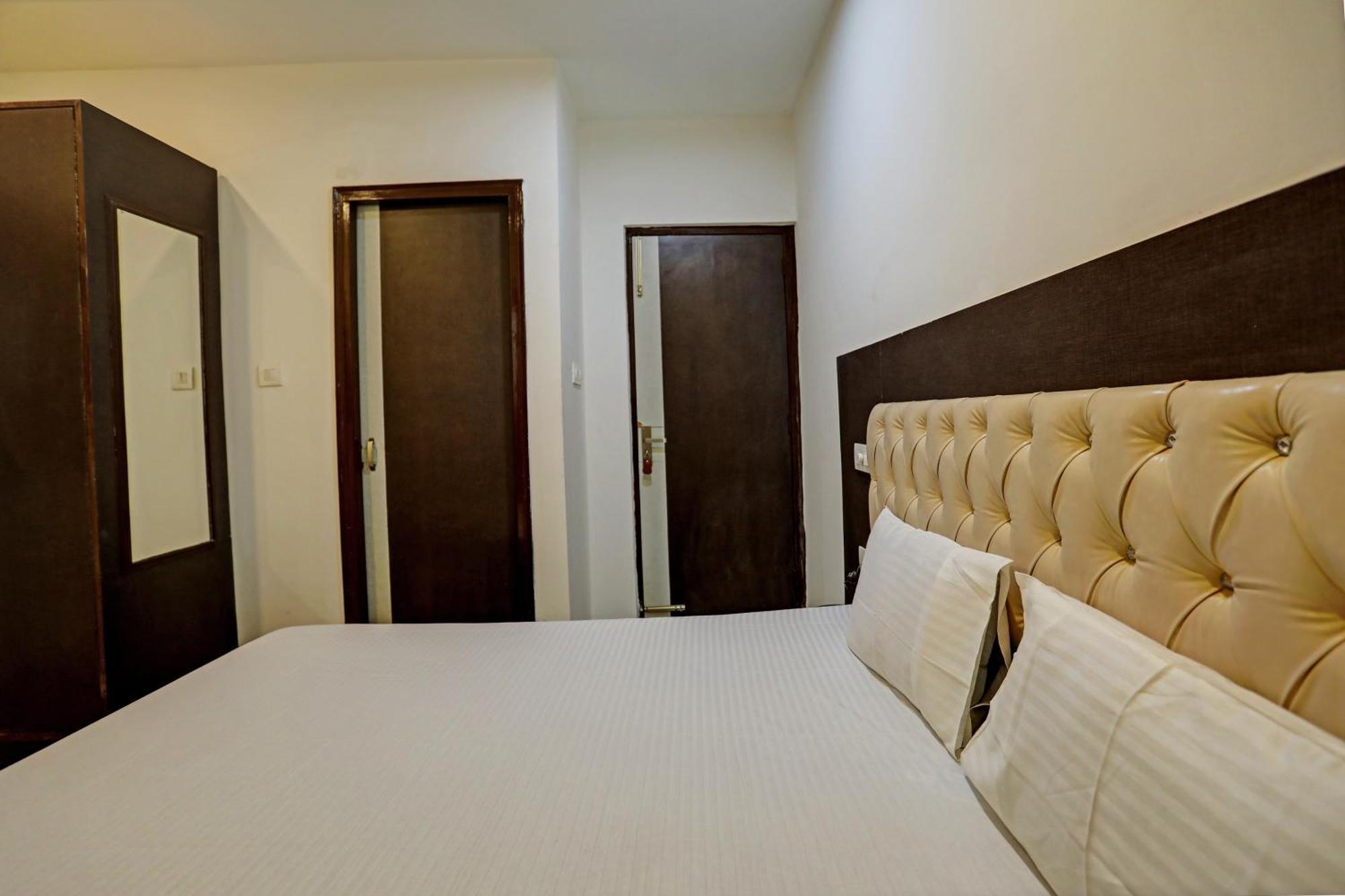 Oyo Hotel The Red Hut Chandīgarh 外观 照片