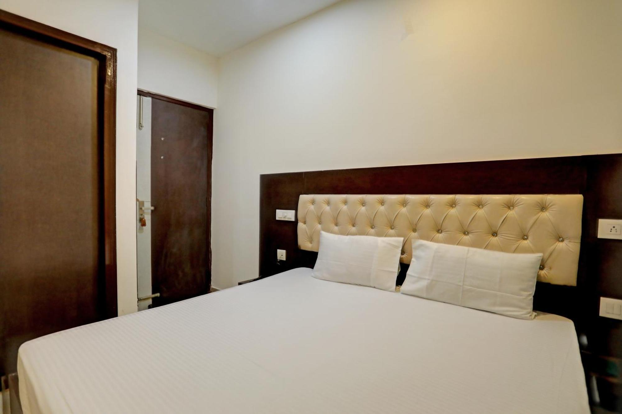 Oyo Hotel The Red Hut Chandīgarh 外观 照片