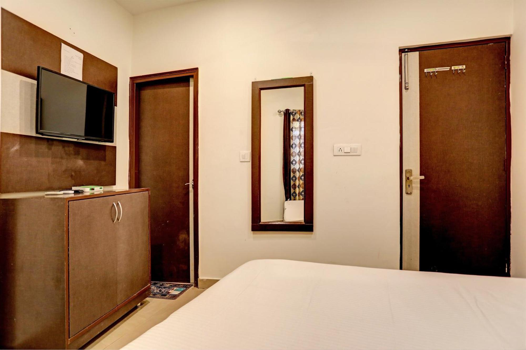 Oyo Hotel The Red Hut Chandīgarh 外观 照片