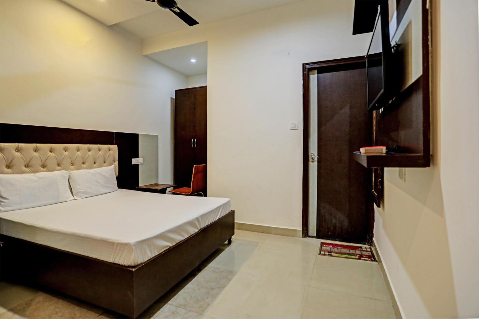 Oyo Hotel The Red Hut Chandīgarh 外观 照片