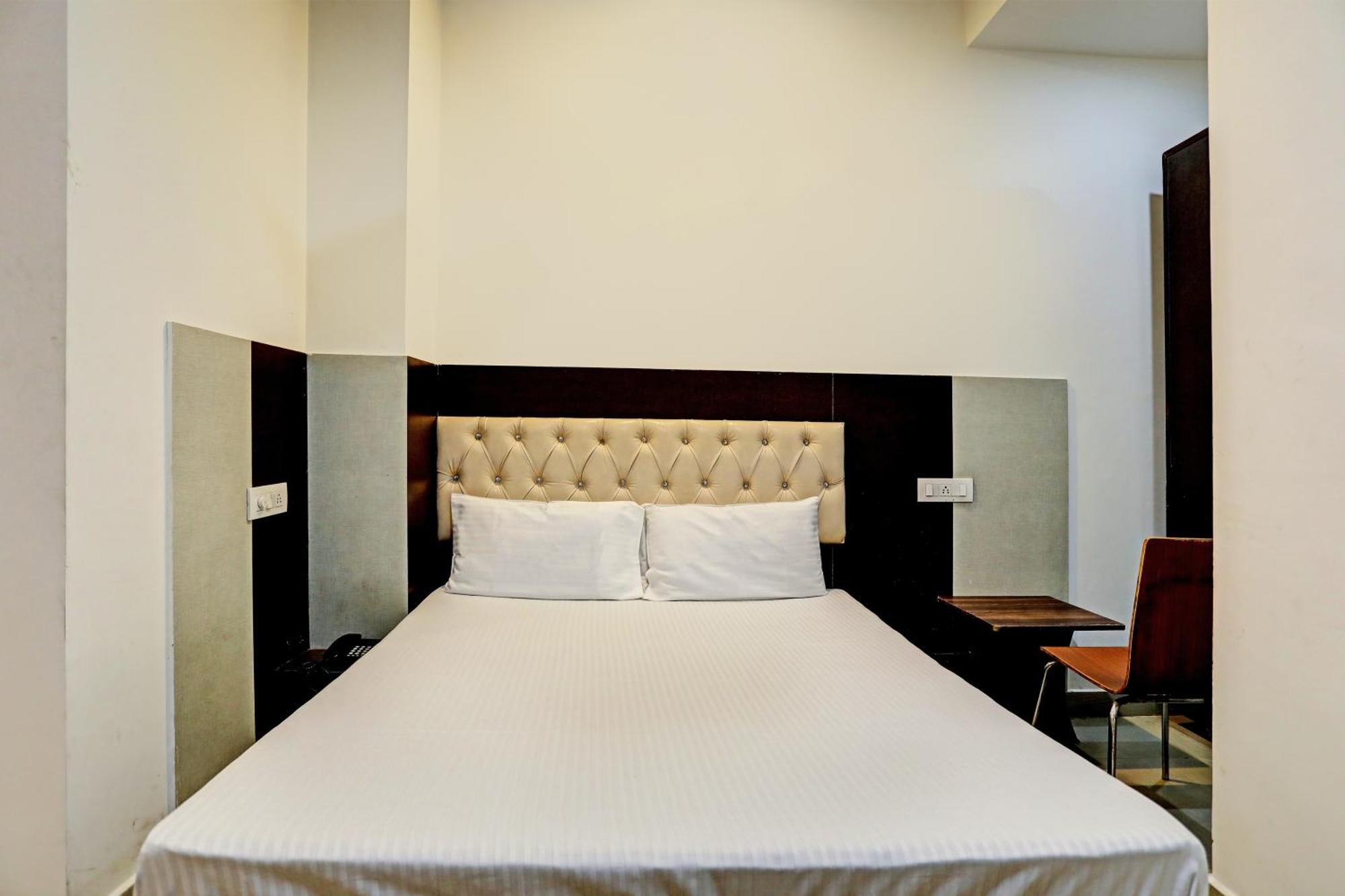 Oyo Hotel The Red Hut Chandīgarh 外观 照片